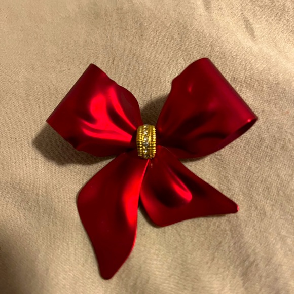 Red Brooch. Metal with gold and crystal diamond center. My store is closing! - Picture 1 of 1